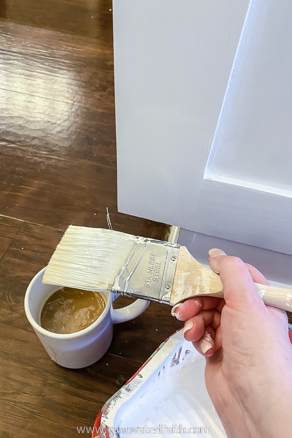 画笔蘸咖啡的图片